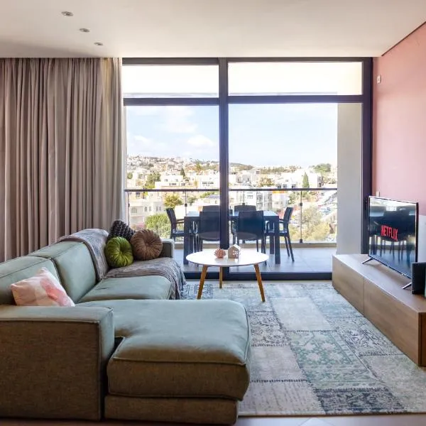 Luxury 2 bedroom apartment in St Julians，位于圣朱利安斯的酒店