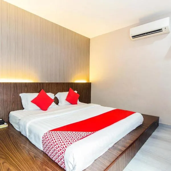 Super OYO 340 Comfort Hotel，位于Kampong Batu Belah的酒店