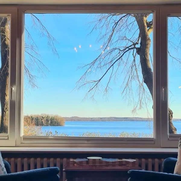 Exklusive Ferienwohnung Strohberg，位于布隆的酒店