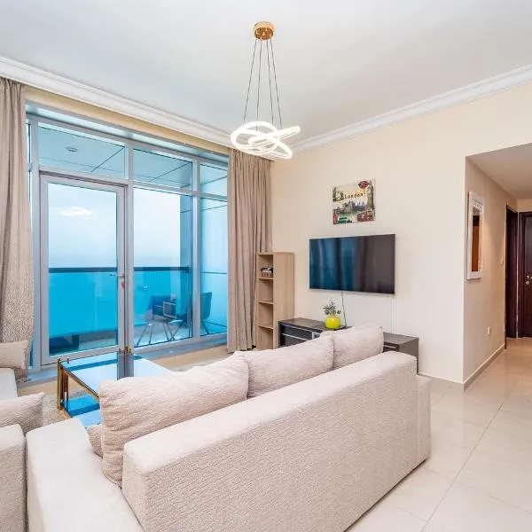 Beachfront holiday homes with beach,sauna,jacuzzi,cafe,restaurants and more，位于阿吉曼的酒店