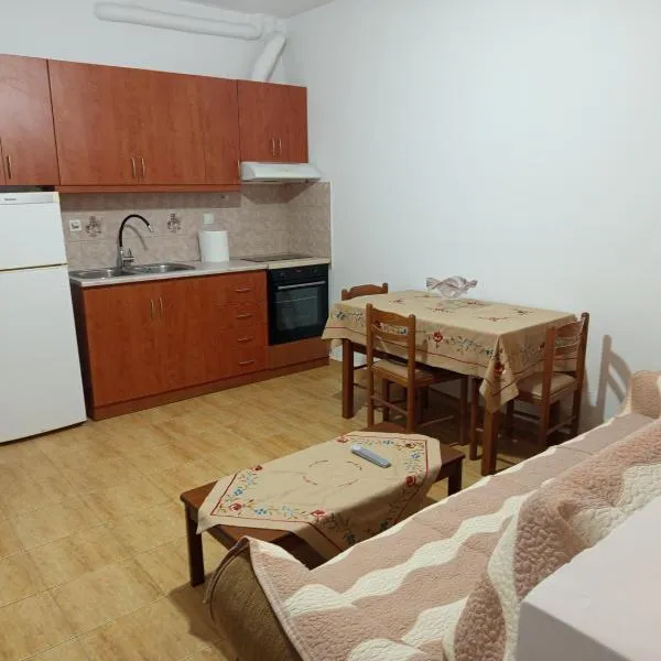 Dora and Sandy apartments 2，位于Oikonomiánika的酒店