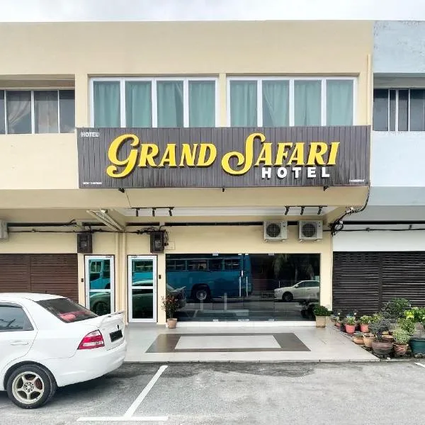 OYO 90369 Safari Hotel Lumut，位于Kampong Pundut的酒店