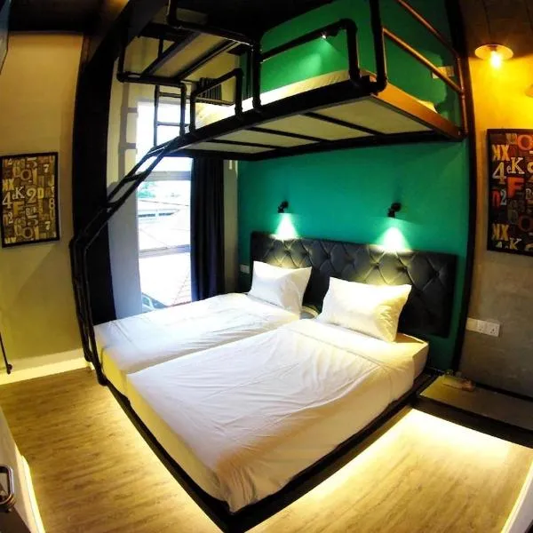 OYO 90899 Tube Hotel Melaka，位于Kelebang Besar的酒店