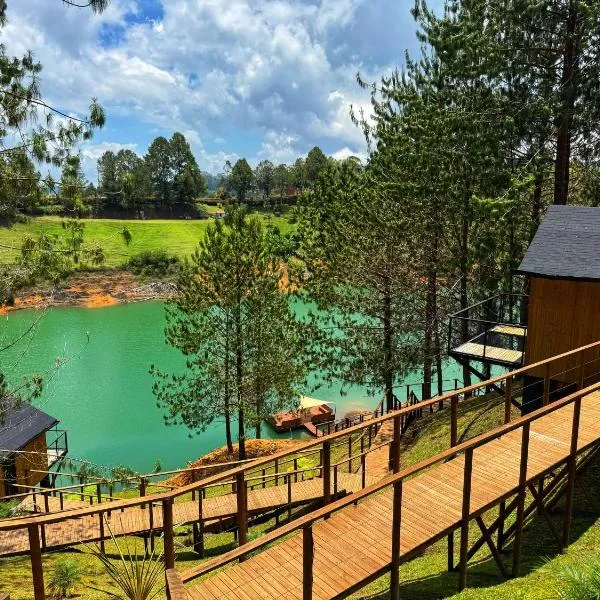 Cabin - Jacuzzi - Frente al lago - Bosque，位于La Pradera的酒店