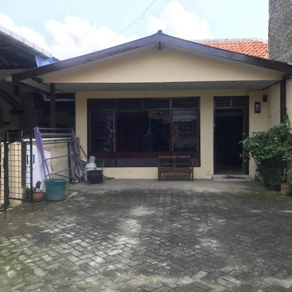 OYO 93864 Wisma Gading Syariah，位于Pemalang的酒店