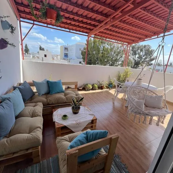 Étage privé tout confort deux chambres salle de bain et cuisine，位于艾尔亚奈的酒店