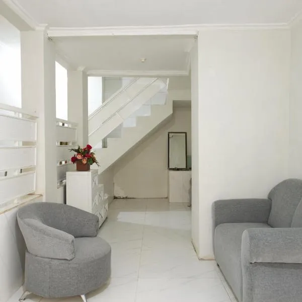 Capital O 3359 Pondok Wisata Jaden Trawas Mojokerto，位于Mojokerto的酒店