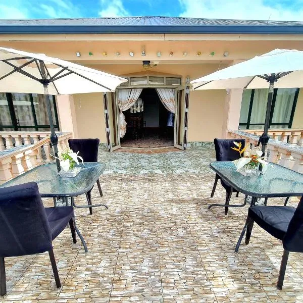 Paradise First Hotel，位于努库阿洛法的酒店