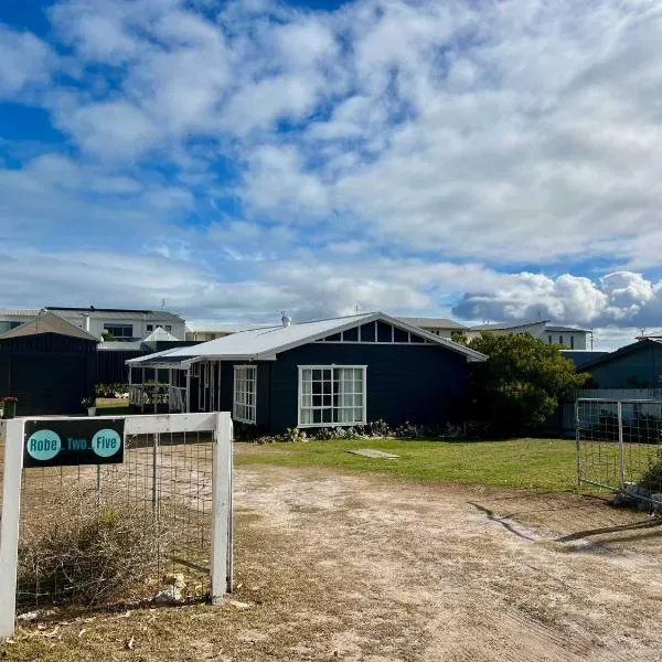 ROBE TWO FIVE - Pet friendly outside WiFi，位于罗布的酒店