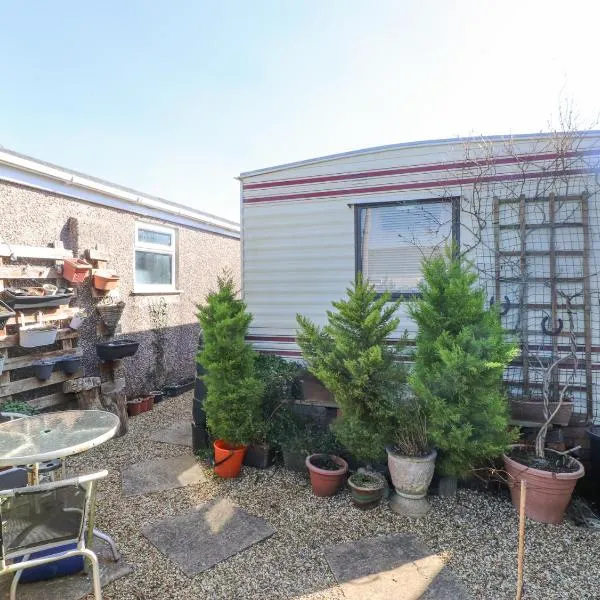 Tanyfron Holiday Caravan，位于霍利黑德的酒店