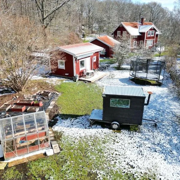 Sauna&Jacuzzi-New guesthouse, private in nature，位于Vallda的酒店