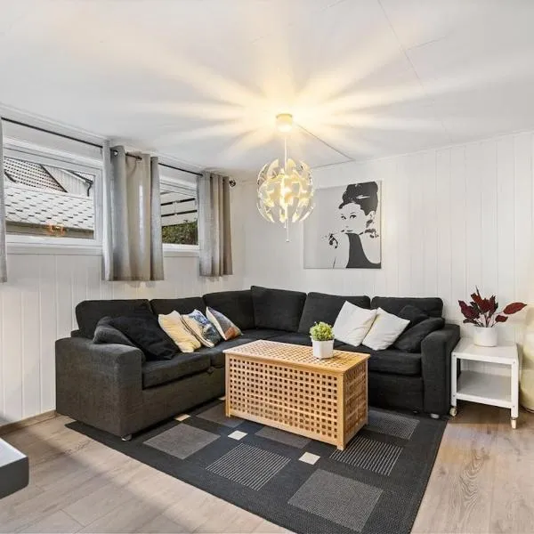 Flat in Sola Near Airport，位于索拉的酒店