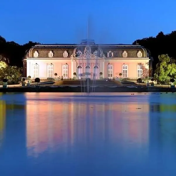 Casa Maxima am Schloss Benrath，位于杜塞尔多夫的酒店
