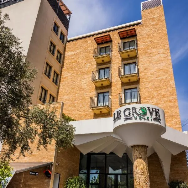 Le Grove Hotel - Good Food, Great Sleep, Perfect Stay!，位于朱尼耶的酒店