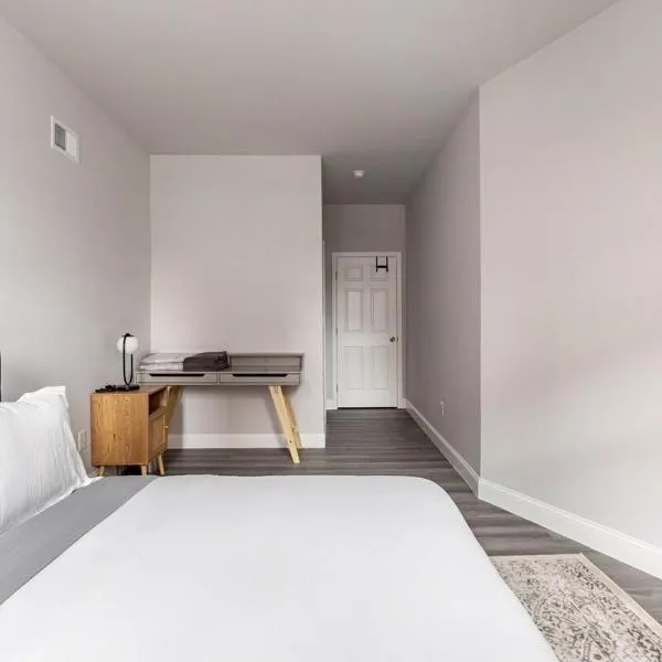 Philly Getaway - Chic Stay Near Center City，位于费城的酒店