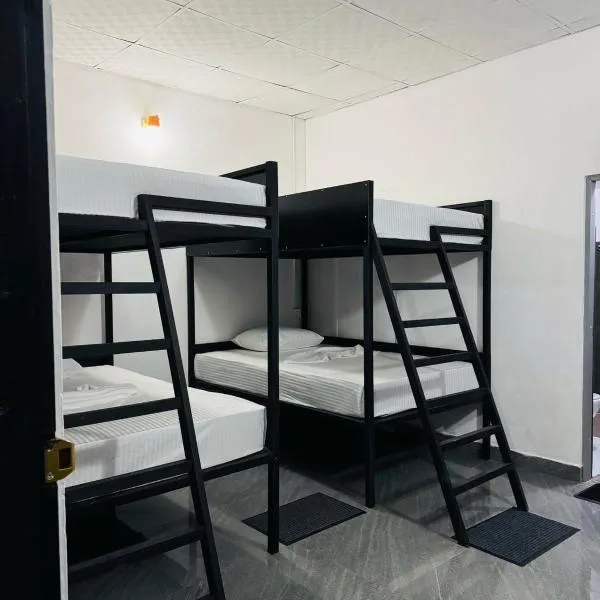 Hello Aliya Hostel，位于锡吉里亚的酒店