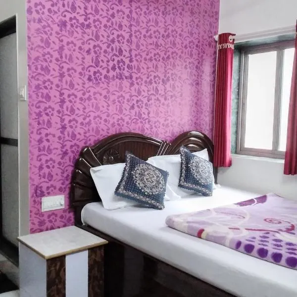 Om Datta Krupa Niwas Cottage，位于马哈巴莱斯赫瓦尔的酒店
