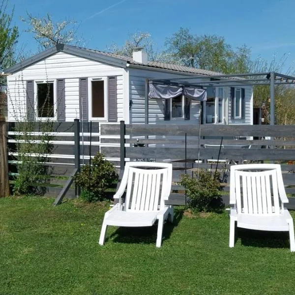 Chez Elvis et Agnès, logement climatisé，位于Saint-Loup的酒店