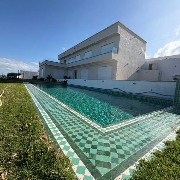Villa Beni Mejmel avec vue exceptionnelle，位于丹吉尔的酒店