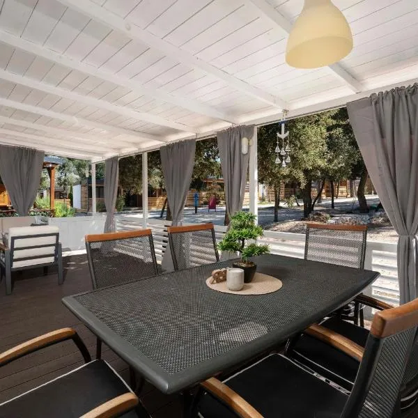 AZURA Mobile Home, Biograd na Moru，位于比奥格勒·纳·莫鲁的酒店