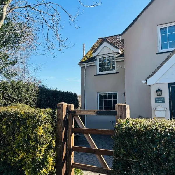 Dolmans Retreat，位于Lytchett Matravers的酒店