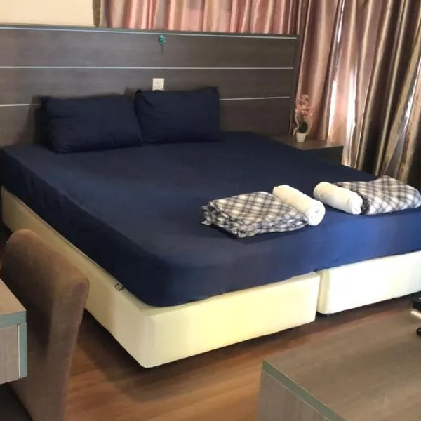 MZ Guesthouse Bayou Studio Jakuzi，位于Kampong Bukit Beruang的酒店