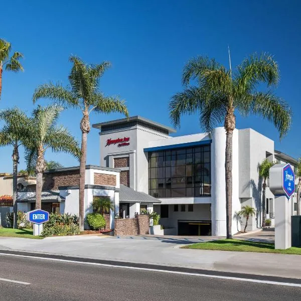 Hampton Inn by Hilton Costa Mesa Newport Beach，位于科斯塔梅萨的酒店