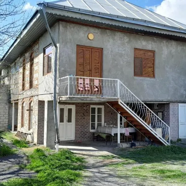 Tehran House，位于舍基的酒店