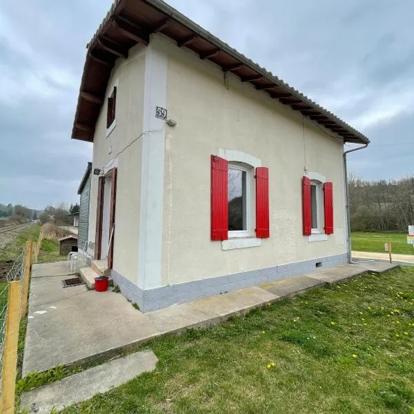 La petite maison，位于Sainte-Marie-de-Chignac的酒店