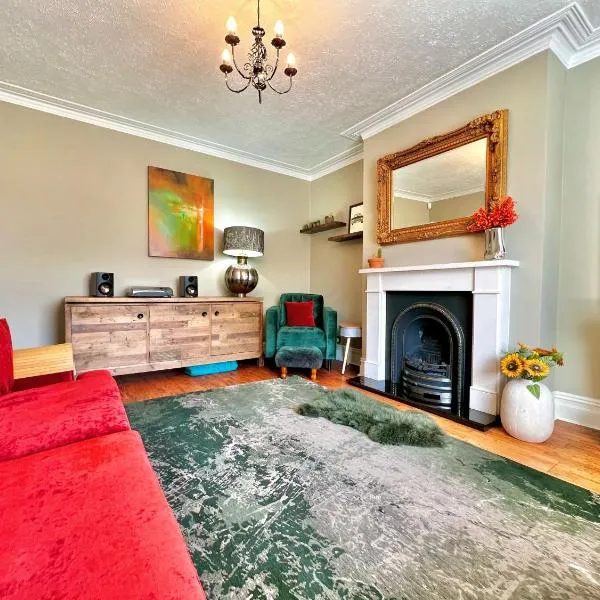 Arnold House in the heart of Calverley village，位于Calverley的酒店