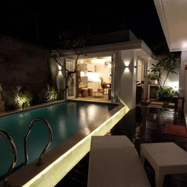 Saka Luxury Villa，位于金巴兰的酒店