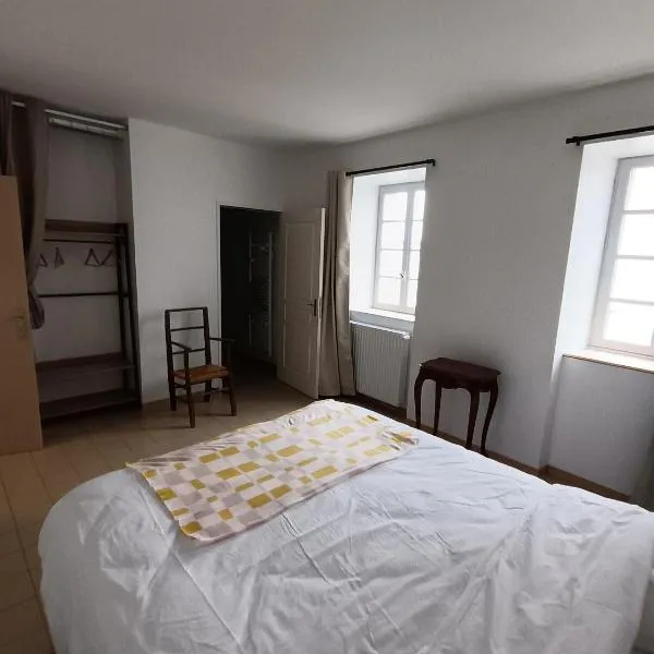 Gîte et chambres d'hôtes La belle étape entre Margeride et Aubrac，位于Saint-Alban-sur-Limagnole的酒店