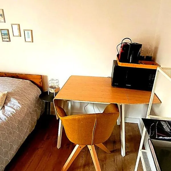Chambre indépendante chez l'habitant à la campagne proche bordeaux et l'ange bleu，位于Gauriaguet的酒店