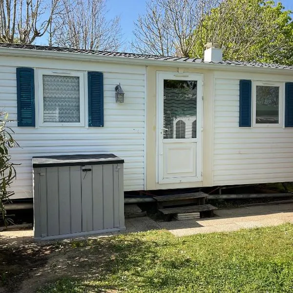 Mobilhome Île d Oléron Camping Les Tamaris，位于奥雷龙圣皮耶尔的酒店