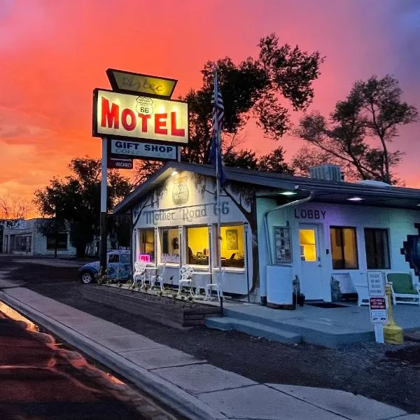 The Aztec Motel & Creative Space，位于塞利格曼的酒店
