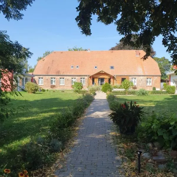 Hotelpension Pfarrhaus，位于旧施韦林的酒店