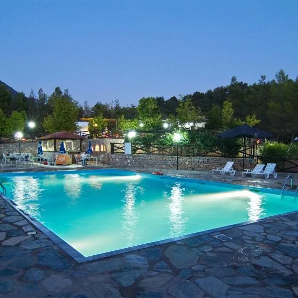 阿波罗简易别墅露营旅馆，位于阿姆菲萨的酒店