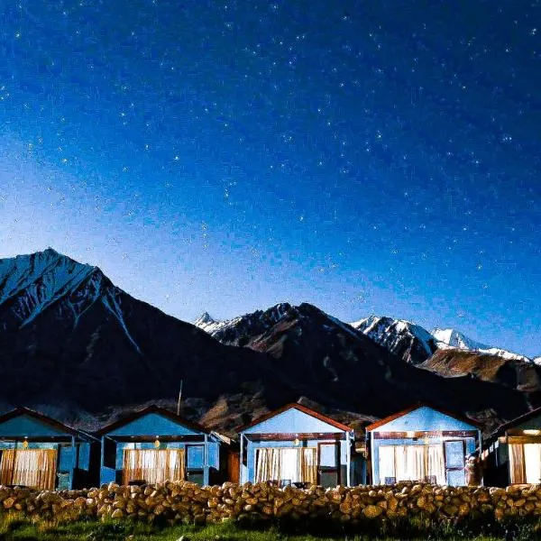 Star Quest Cottages, Pangong，位于Man的酒店