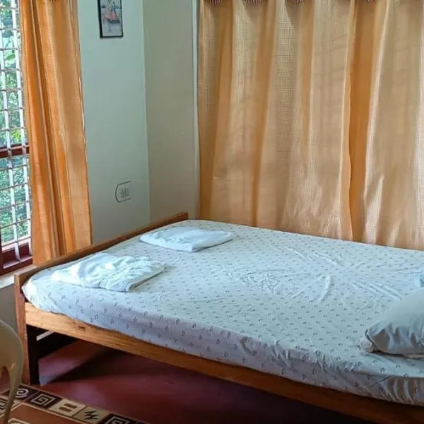 East West Farm Homestay，位于蒙纳的酒店