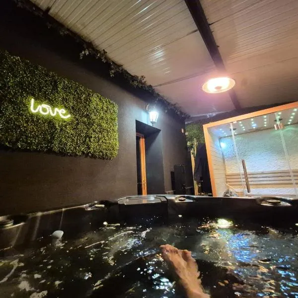 Homelove Spa，位于Neuilly-en-Thelle的酒店