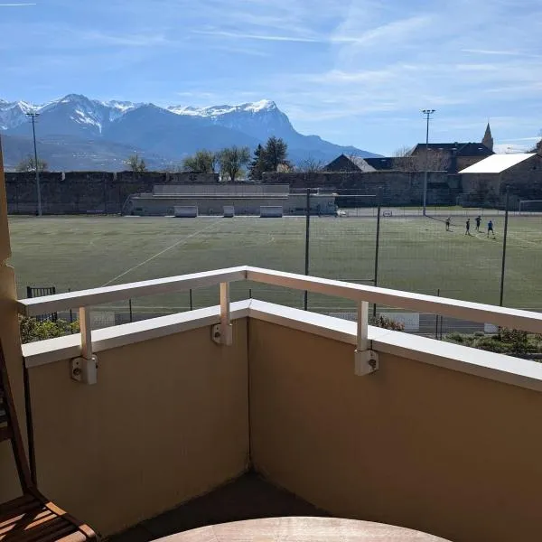 Azur'Maline，位于埃姆布能的酒店