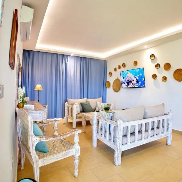 Diani Beachfront Villa Amani at Diani，位于乌昆达的酒店