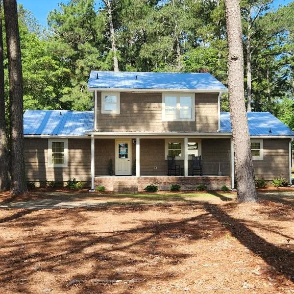 Happy's House，位于Benson的酒店