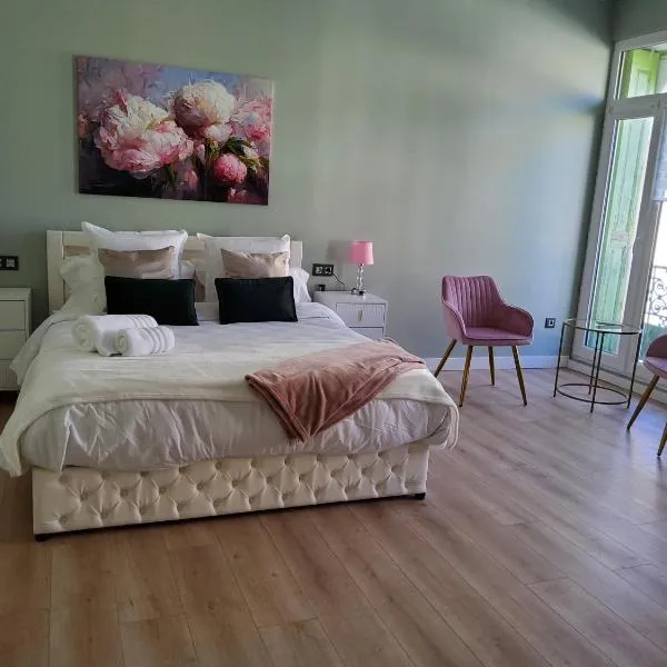 Rosa appartement Amelie，位于阿梅利莱班帕拉勒达的酒店