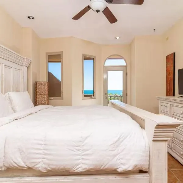 Bella sirena Resort 2Rec condo con albercas y playa，位于佩尼亚斯科港的酒店