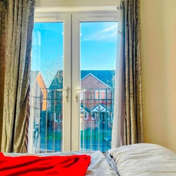 2Bedroom Gem at Golborne, Warrington with Free Parking - Contractor Friendly，位于Golborne的酒店