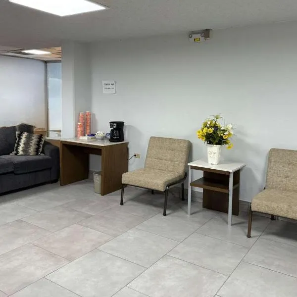 Suburban Studios Fairborn - Dayton，位于费尔伯恩的酒店