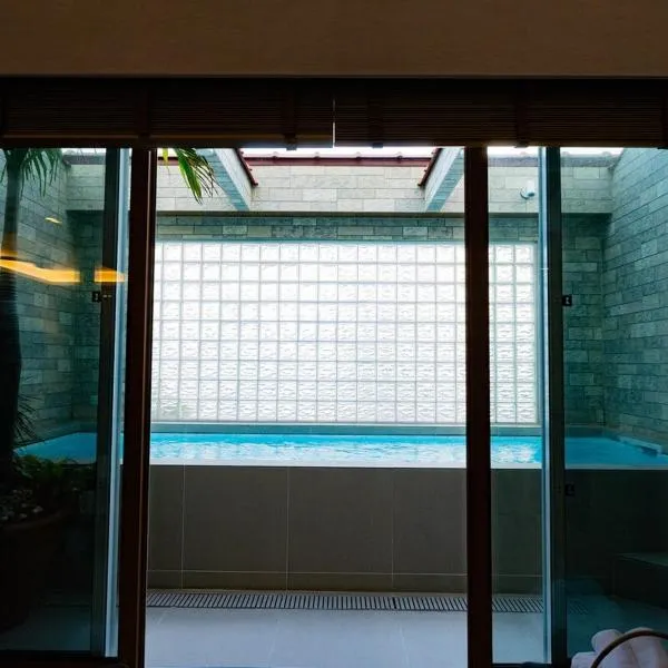 ReVIERA Resort Villa，位于北谷町的酒店