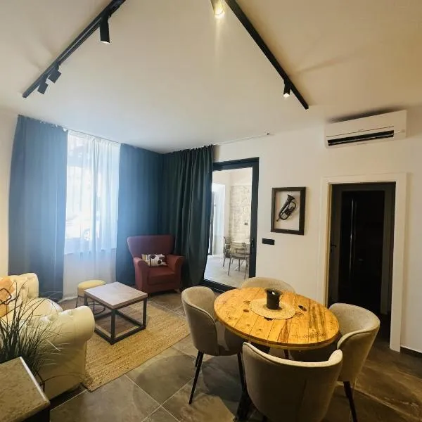 Apartments Urban，位于波雷奇的酒店