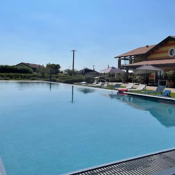 Almavite Wine Resort with Pool，位于代森扎诺-德尔加达的酒店